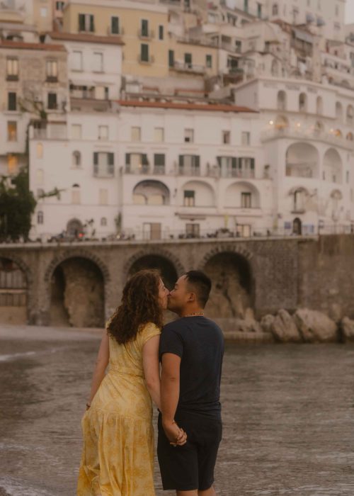 Amalfi-10 Beautiful aesthetic couple and wedding photo on the beach at the Amalfi Coast with professional photographer.